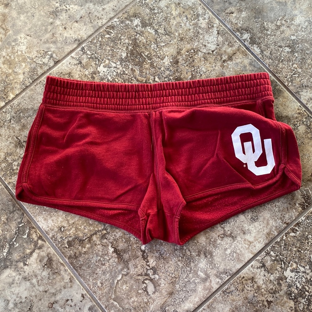 PINK Victoria’s Secret OU Medium Shorts